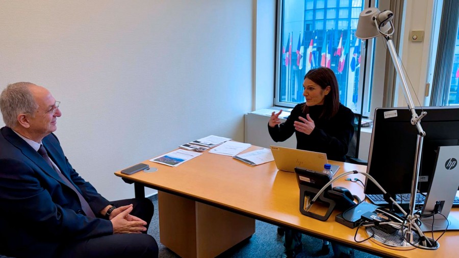 Oihane Agirregoitia se reunirá la próxima semana con el comisario de pesca, Costas Kadis, para abordar la situación de los atuneros vascos amarrados en Senegal Oihane Agirregoitia se reunirá la próxima semana con el comisario de pesca, Costas Kadis, para abordar la situación de los atuneros vascos amarrados en Senegal