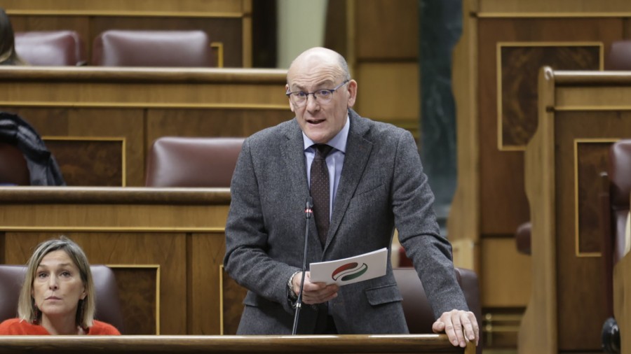 El Grupo Vasco exige al Gobierno español que solucione la “insostenible” situación de los atuneros cañeros vascos atrapados en Senegal El Grupo Vasco exige al Gobierno español que solucione la “insostenible” situación de los atuneros cañeros vascos atrapados en Senegal