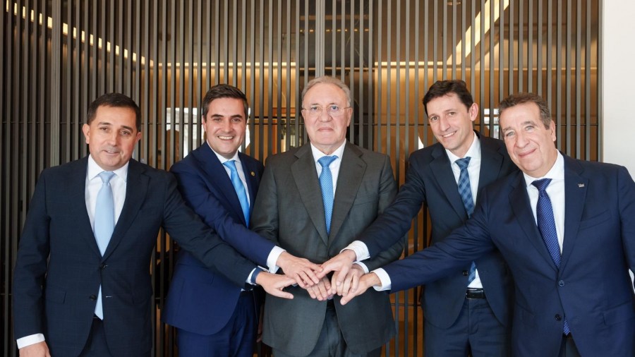 Gran noticia para la industria vasca: principio de acuerdo para la compra de Talgo por el consorcio vasco que lidera José Jainaga (Sidenor) y que cuenta con apoyo del Gobierno Vasco, Vital y BBK Gran noticia para la industria vasca: principio de acuerdo para la compra de Talgo por el consorcio vasco que lidera José Jainaga (Sidenor) y que cuenta con apoyo del Gobierno Vasco, Vital y BBK