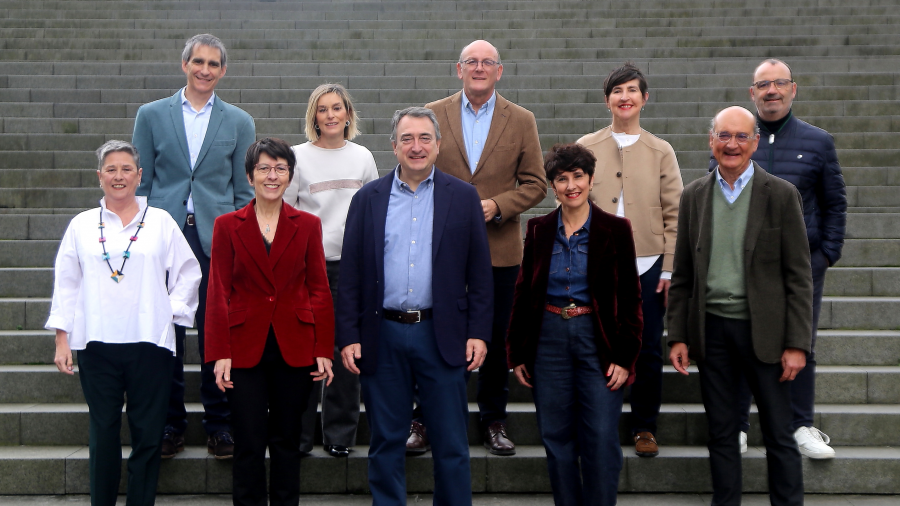 EAJ-PSOE hitzarmena betez, atzerritarrentzako lan baimenen eta metereologiaren eskuduntzak eskualdatzeko akordioa ospatu du Euskal Taldeak