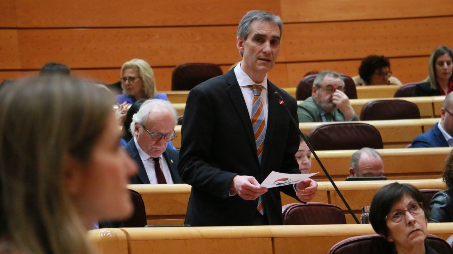 Igotz López urge al Gobierno español a acelerar las inversiones en redes de transporte de energía para cumplir los objetivos de descarbonización y electrificación Igotz López urge al Gobierno español a acelerar las inversiones en redes de transporte de energía para cumplir los objetivos de descarbonización y electrificación