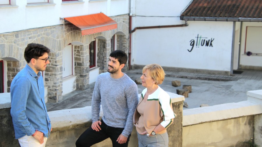 Usurbilgo Haurreskola zerbitzua publikoa eta doakoa izan dadin bermatzeko, EAJ-PNVk Partzuergoan integratzea eskatuko du