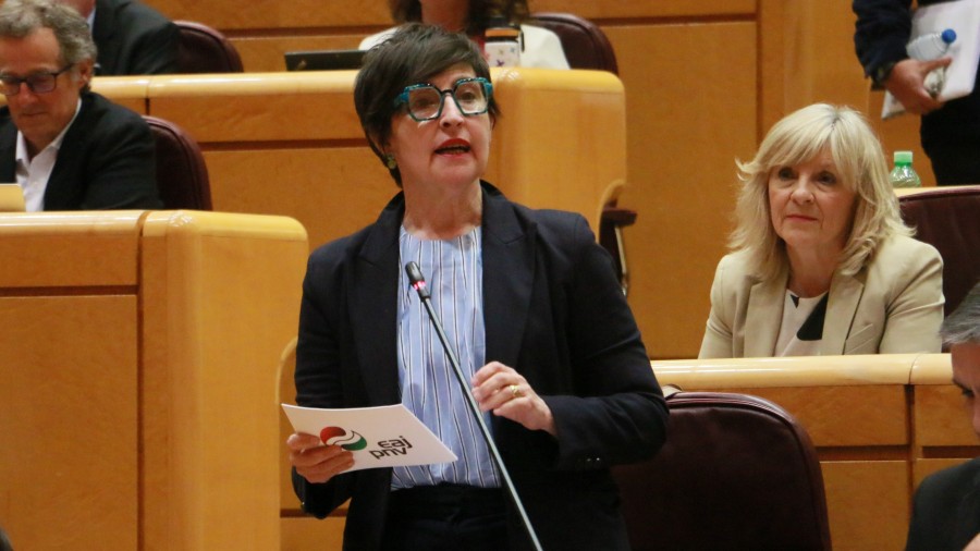 Etxano expone a la ministra de Igualdad que la formación en perspectiva de género es imprescindible en los Juzgados especializados de Violencia sobre la mujer Etxano expone a la ministra de Igualdad que la formación en perspectiva de género es imprescindible en los Juzgados especializados de Violencia sobre la mujer