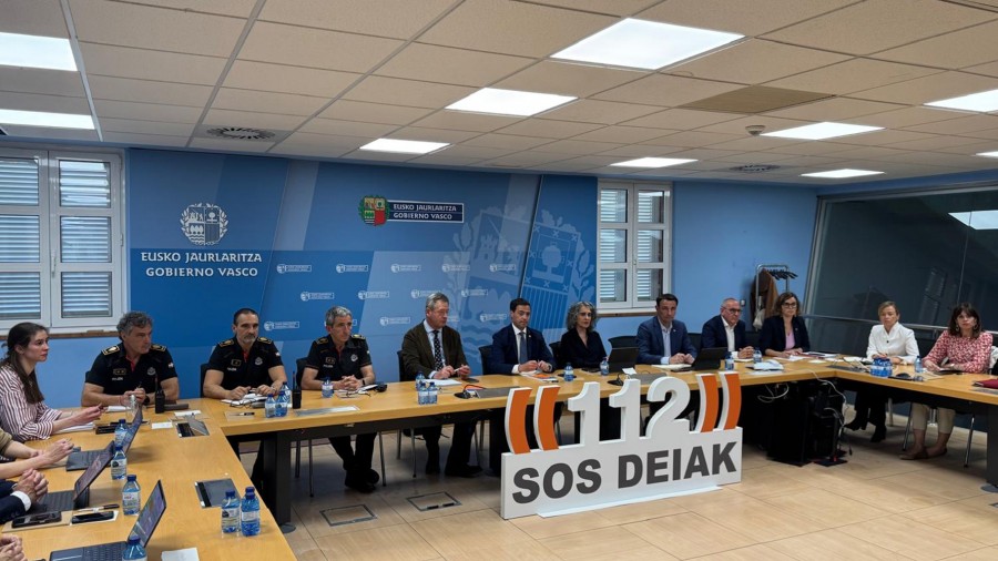 El Lehendakari llama a la sociedad vasca a la calma ante el apagón y pide prudencia, responsabilidad e informarse por los canales oficiales El Lehendakari llama a la sociedad vasca a la calma ante el apagón y pide prudencia, responsabilidad e informarse por los canales oficiales