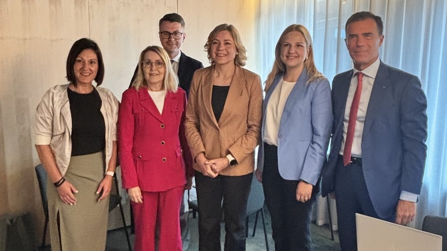 Oihane Agirregoitia Europar Batzordeko presidenteorde eta burujabetza teknologikoko arduradunarekin eta garraio komisarioarekin batzartu da Oihane Agirregoitia Europar Batzordeko presidenteorde eta burujabetza teknologikoko arduradunarekin eta garraio komisarioarekin batzartu da