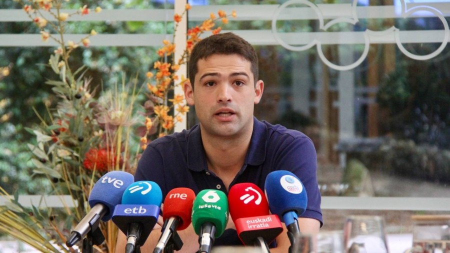 Joseba Díez Antxustegik azpimarratu du Euskadi martxan dagoela eta Pradalesen Gobernuak erronka nagusiekin bat datozen neurriak bultzatu dituela Joseba Díez Antxustegik azpimarratu du Euskadi martxan dagoela eta Pradalesen Gobernuak erronka nagusiekin bat datozen neurriak bultzatu dituela