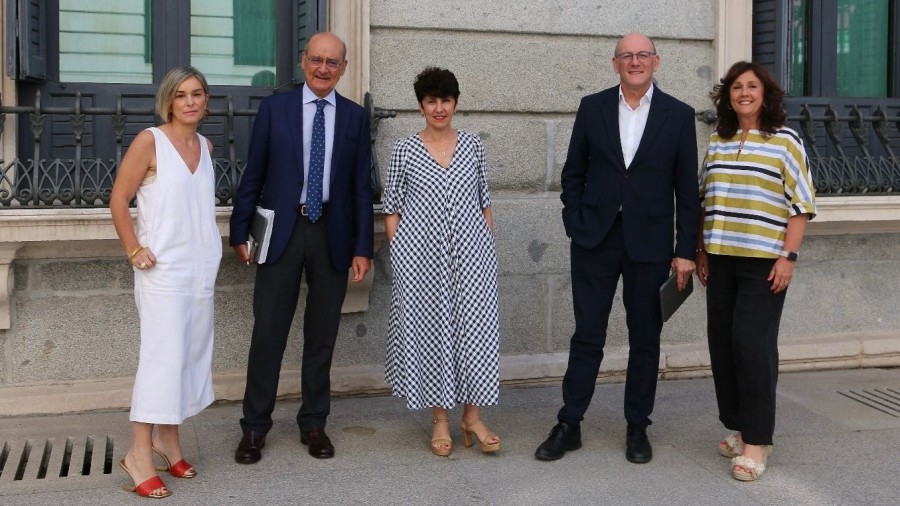 Euskal Taldeak ez du amore emango euskara Europan ofizial izatea lortu arte: Euskal Taldeak ez du amore emango euskara Europan ofizial izatea lortu arte: