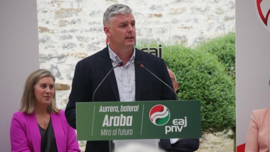 EAJ-PNVk defendatu du Aiarako euskararekiko konpromisoa ez dela EH-Bilduk egiten duen bezala hitzekin frogatzen, ekintzekin baizik