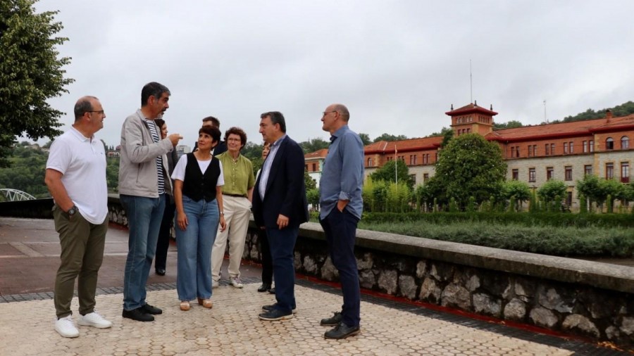El Grupo Vasco celebra que los Cuarteles de Loiola pasen hoy a ser propiedad del Ayuntamiento de Donostia El Grupo Vasco celebra que los Cuarteles de Loiola pasen hoy a ser propiedad del Ayuntamiento de Donostia