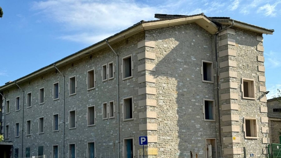 EAJ-PNVk eskatu du Aranako errefuxiatuen makrozentroa geldiaraztea Eusko Legebiltzarrean EAJ-PNVk eskatu du Aranako errefuxiatuen makrozentroa geldiaraztea Eusko Legebiltzarrean