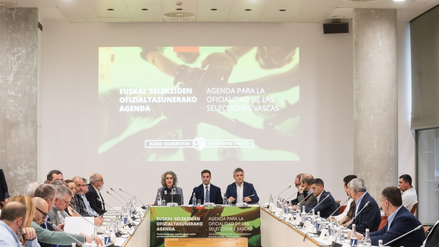Imanol Pradales Lehendakariak konpromiso sendoa erakutsi die Euskal Kirol Federazioei, Euskal Selekzioak nazioarteko lehiaketetan ofizialak izateko bidean