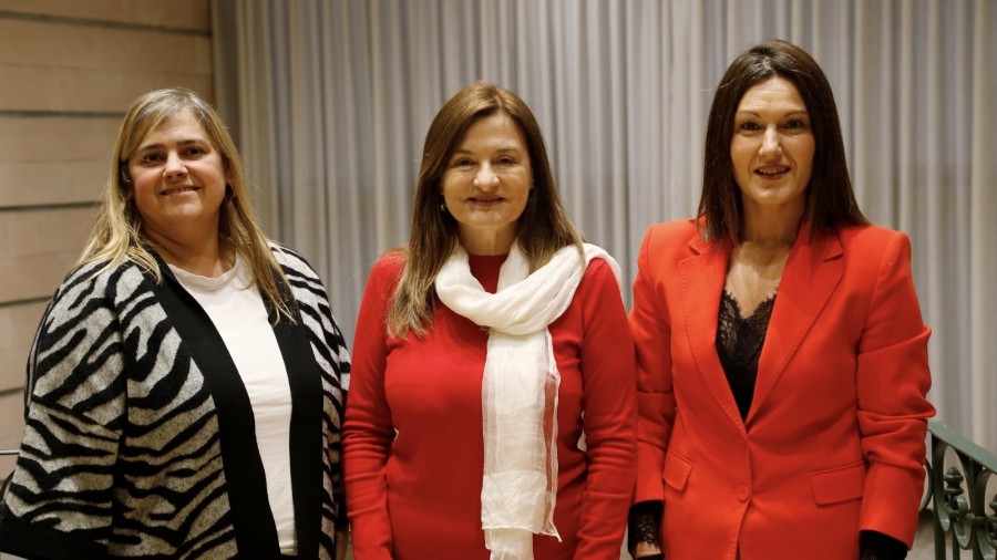 Miren Martiarena y Oihane Agirregoitia se reúnen con la ministra de Mujeres y Diversidad de la provincia de Buenos Aires Miren Martiarena y Oihane Agirregoitia se reúnen con la ministra de Mujeres y Diversidad de la provincia de Buenos Aires