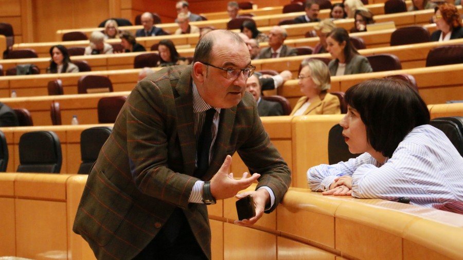 Luke Uribe-Etxebarriak atzerriko unibertsitate-tituluen homologazioa arintzeko eskatu dio Unibertsitate ministroari Luke Uribe-Etxebarriak atzerriko unibertsitate-tituluen homologazioa arintzeko eskatu dio Unibertsitate ministroari