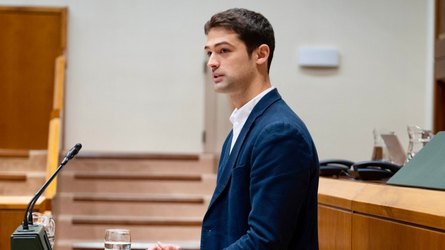 Joseba Díez Antxustegik txalotu egin du Zupiria sailburuak delituak egiten dituzten pertsonen jatorriari buruzko datuak argitaratzeko izan duen ausardia Joseba Díez Antxustegik txalotu egin du Zupiria sailburuak delituak egiten dituzten pertsonen jatorriari buruzko datuak argitaratzeko izan duen ausardia