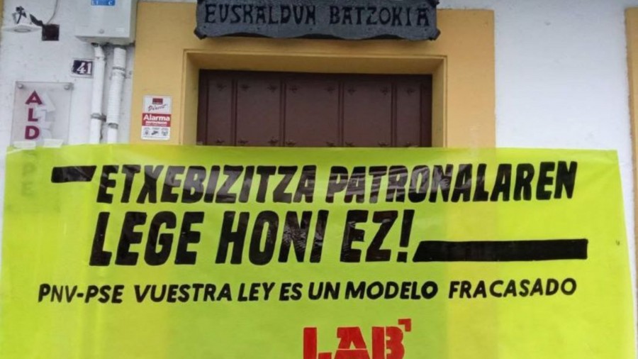 EAJ-PNV Arrasate condena el ataque sufrido hoy en el Batzoki