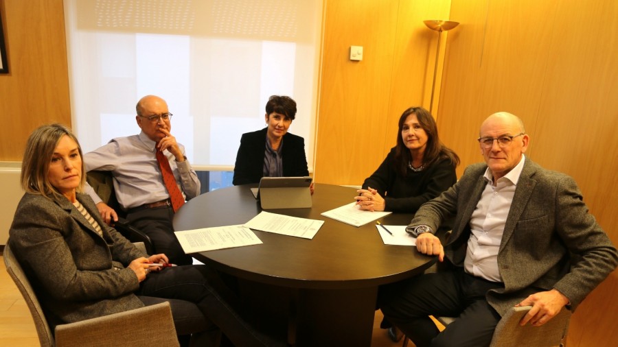 Espazio publikoan belo integralaren erabilera aztertzeko azpibatzordea sortzea proposatu du Euskal Taldeak Espazio publikoan belo integralaren erabilera aztertzeko azpibatzordea sortzea proposatu du Euskal Taldeak