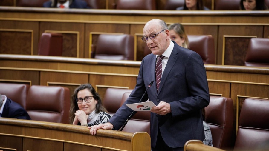 Agirretxea exige a la ministra de Sanidad que resuelva el conflicto con los médicos para evitar más huelgas: “Asuma su responsabilidad, no puede delegarla ni diluirla”