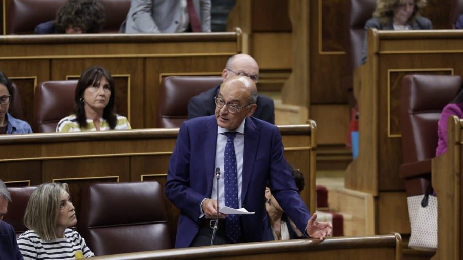 Euskal Taldeak espazio publikoetan arma zorrotzak eramatea murrizteko neurriak hartzea erreklamatu dio Gobernuari: Euskal Taldeak espazio publikoetan arma zorrotzak eramatea murrizteko neurriak hartzea erreklamatu dio Gobernuari: