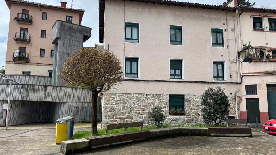 EAJ-PNV denuncia el abandono del mantenimiento urbano en Zumaia y exige actuaciones inmediatas