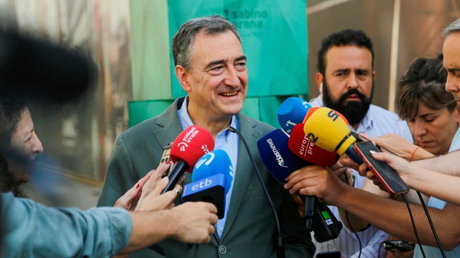 Aitor Esteban: Aitor Esteban: