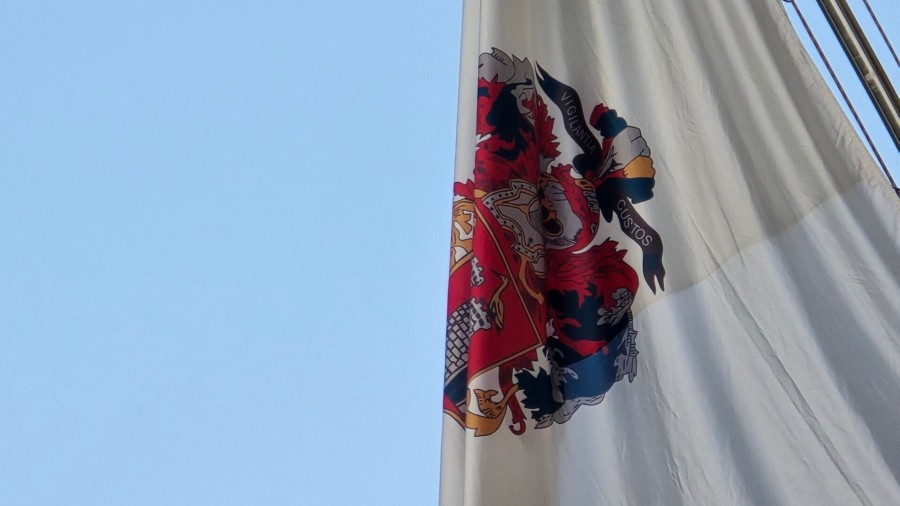 Kezka Gobernuko kidearen gobernantza ereduaren deribaren aurrean