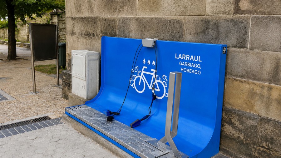 EAJ-PNV Larraulek bizikletak aparkatzeko eta garbitzeko gune bat ahalbidetzea proposatu du EAJ-PNV Larraulek bizikletak aparkatzeko eta garbitzeko gune bat ahalbidetzea proposatu du