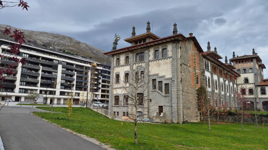 EAJ-PNV ve totalmente insuficiente e improvisada la política de vivienda de EH Bildu y lamenta que no se hayan tenido en cuenta sus propuestas EAJ-PNV ve totalmente insuficiente e improvisada la política de vivienda de EH Bildu y lamenta que no se hayan tenido en cuenta sus propuestas