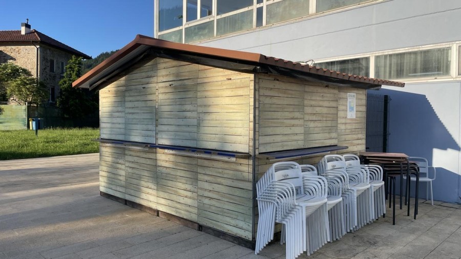 EAJ-PNV Arrasate denuncia la improvisación de EH Bildu: las piscinas exteriores abren sin servicio de chiringuito