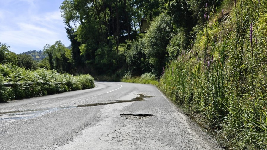 EAJ-PNV de Ondarroa denuncia el grave deterioro de la carretera municipal que une Kamiñazpi y Errenteria