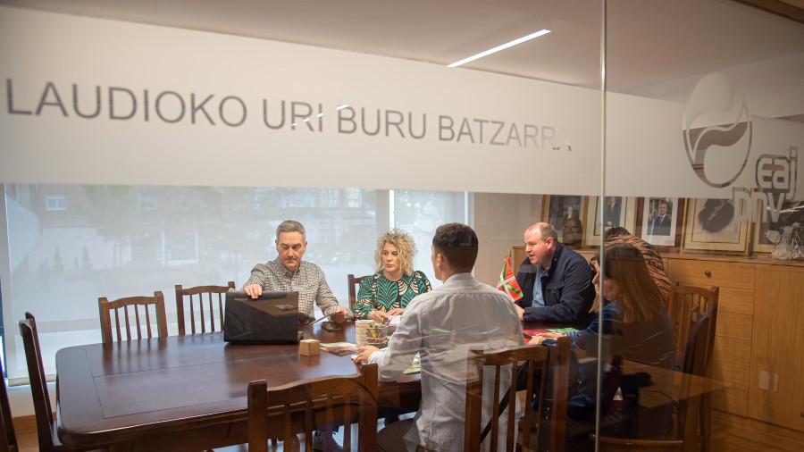 EAJ-PNVk EH-Bilduk Laudion kontatutakoa desmuntatu du eta oposizioak ez dituela inbertsioak blokeatzen ziurtatu du, kudeaketa eta plangintza falta baizik
