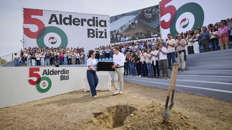 Belaunaldi berriak biziko dira gaur eraikitzeko gai izango garen Euskadin Belaunaldi berriak biziko dira gaur eraikitzeko gai izango garen Euskadin