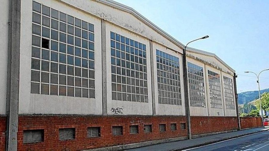 EAJ-PNV vota en contra de la cesión para 25 años del tejado del Ferial, para no condicionar así el desarrollo urbanístico futuro del barrio San Esteban EAJ-PNV vota en contra de la cesión para 25 años del tejado del Ferial, para no condicionar así el desarrollo urbanístico futuro del barrio San Esteban
