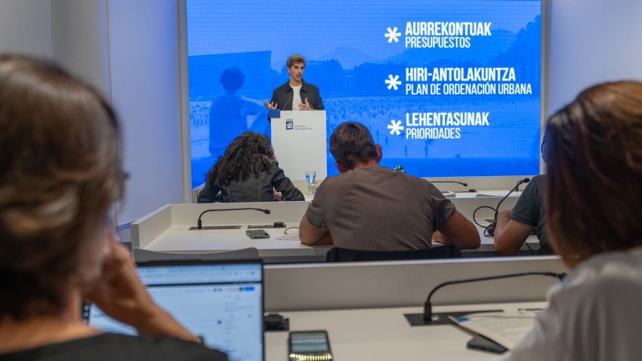 Jon Insaustik dio Donostiak bere etorkizunaren diseinua bizkortu duela eta 