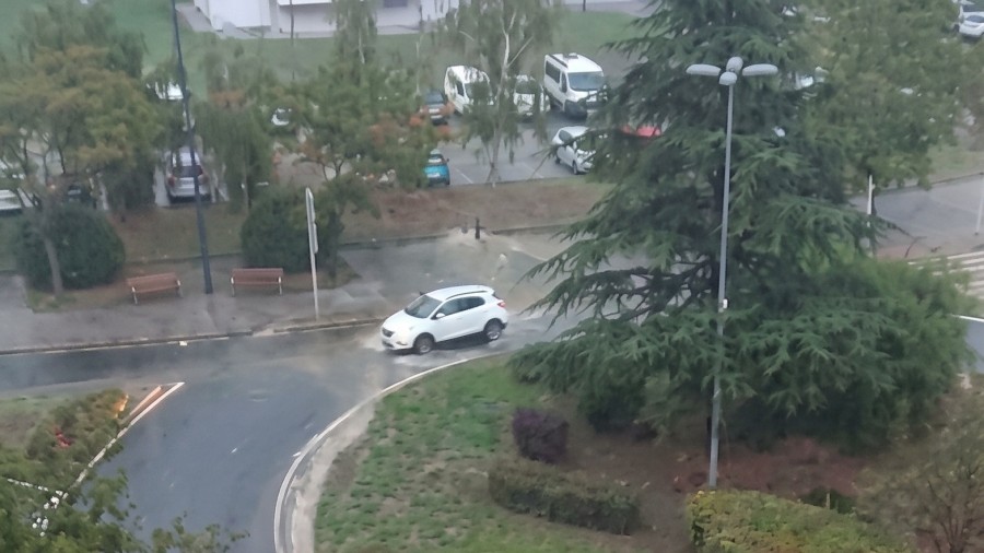 EAJ-PNVk gogorarazi du udal teknikariek San Antonio etorbidearen eta N-634 errepidearen artean sortzen diren ur-putzuak larriagotzen dituzten arazoez ohartarazi zutela, eta zuhurtzia eskatu dio alkateari