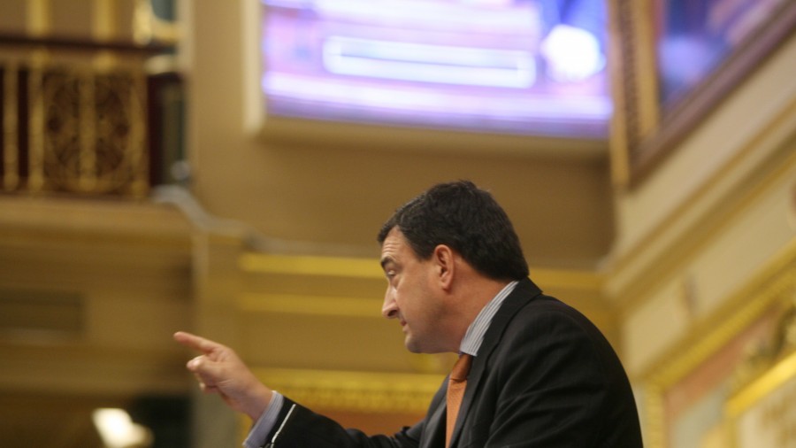 Aitor Esteban: “Zuek ez duzue euskal eta catalunyar nazioak integratzea bilatzen, nahi duzuena da inposatzea eta agintea nork duen argi erakustea