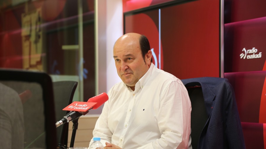 Ortuzar: “Rajoy hace imposible un acuerdo con EAJ-PNV al cimentar la unidad de España pisoteando la nación vasca”